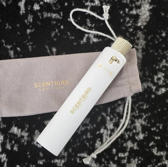 Delina by Parfums de Marly Eau de Parfum Scentbird Travel Spray .27 Fl Oz - Picture 6 of 8